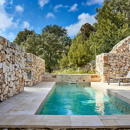 Trullo With Salt Pool And Sea View Near *